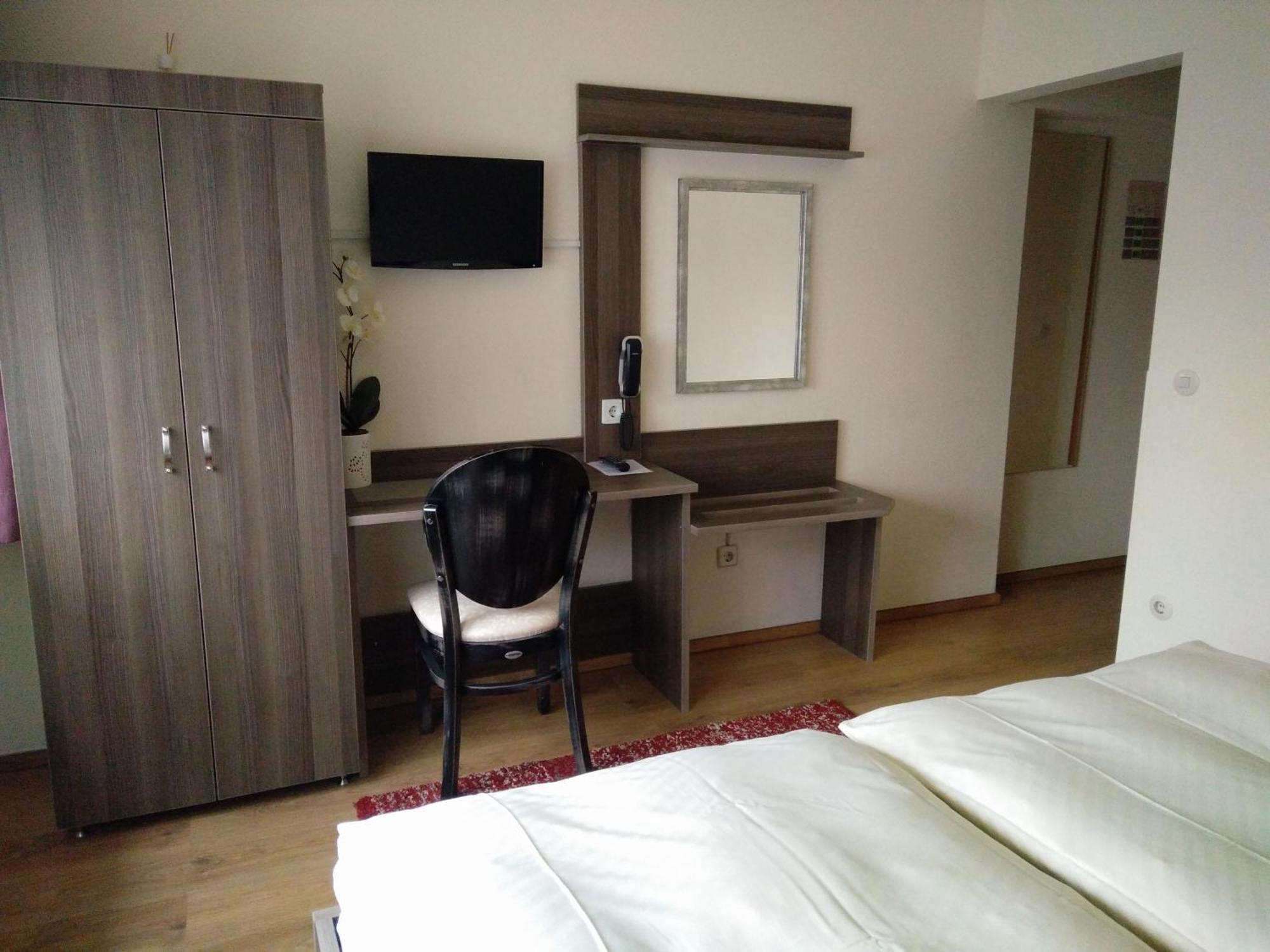 Hotel Alfa Ной-Ізенбург Екстер'єр фото