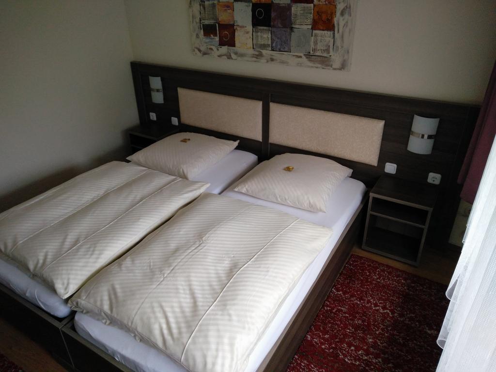 Hotel Alfa Ной-Ізенбург Номер фото