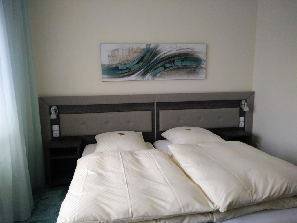 Hotel Alfa Ной-Ізенбург Номер фото