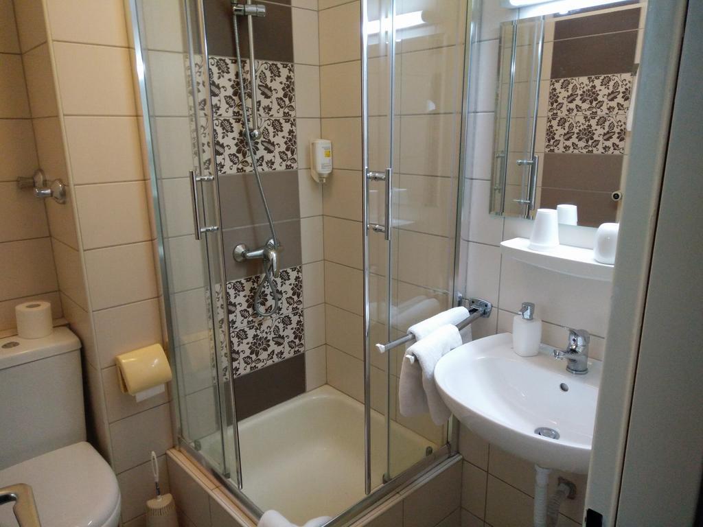Hotel Alfa Ной-Ізенбург Номер фото