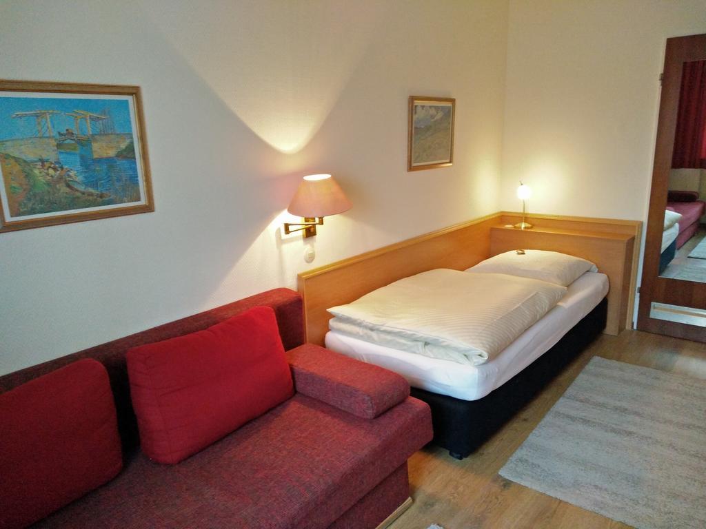 Hotel Alfa Ной-Ізенбург Номер фото