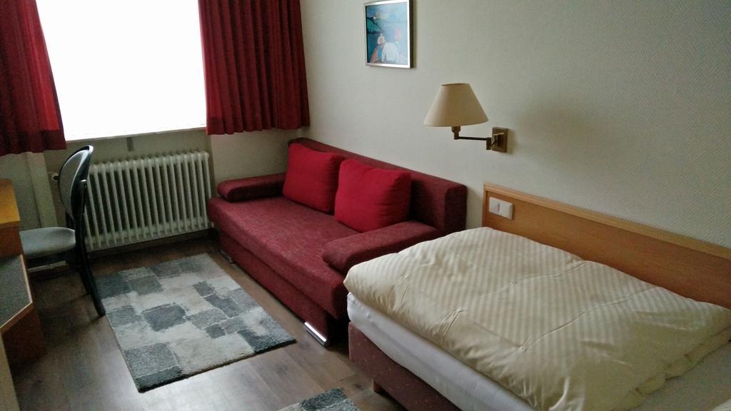 Hotel Alfa Ной-Ізенбург Номер фото